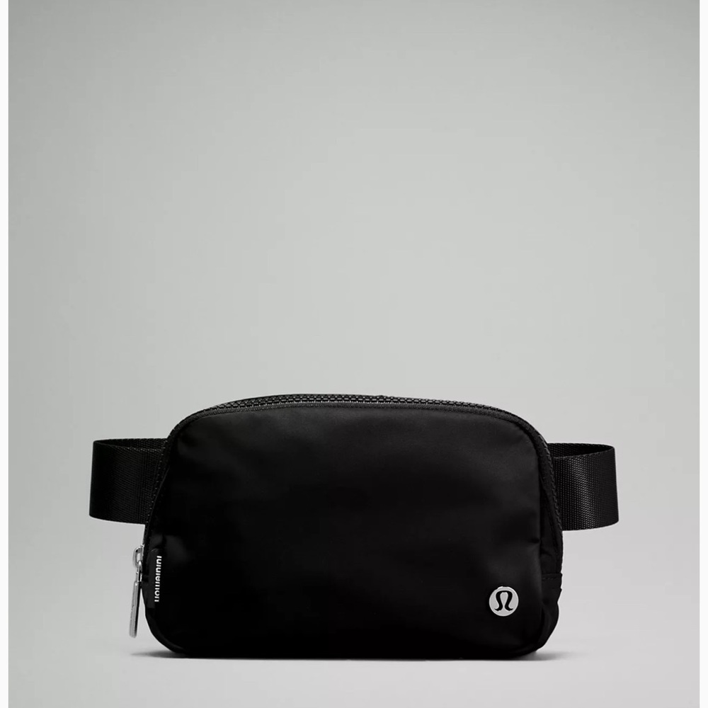 Used. Lululemon black 1 L belt bag